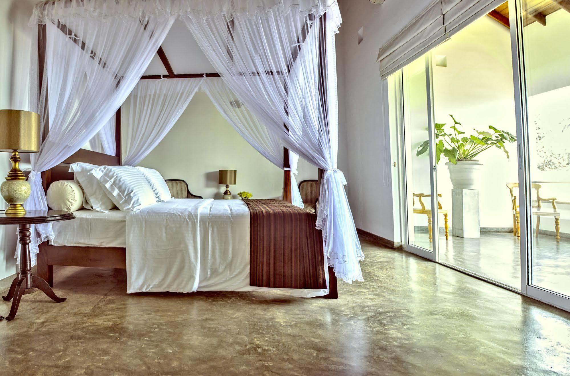 The Lagoon Villa Kurana Katunayaka Екстериор снимка