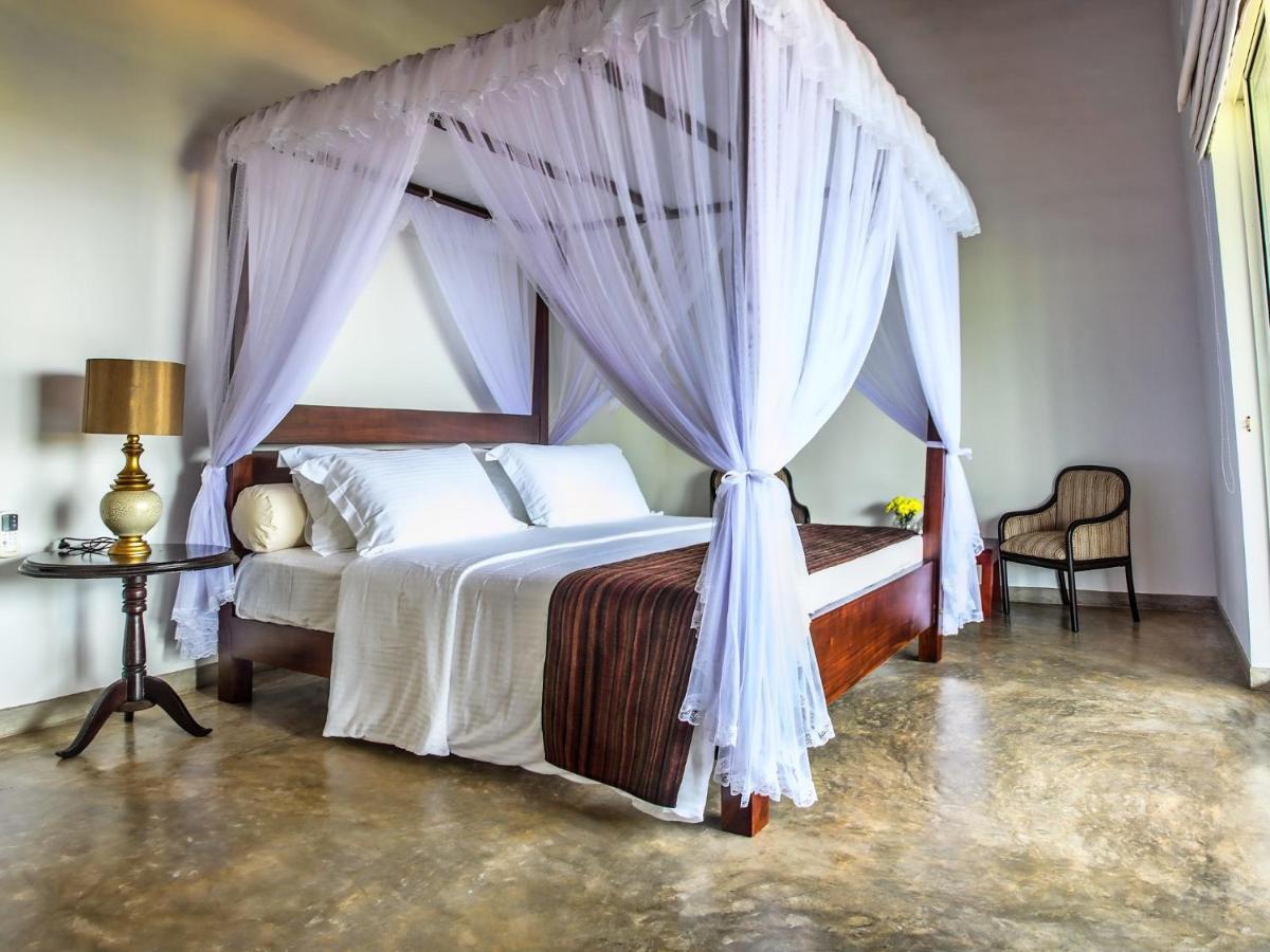 The Lagoon Villa Kurana Katunayaka Екстериор снимка